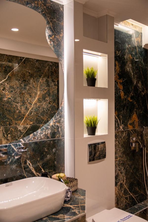 Sithoniars Luxury Ground Floor Apartment With Private Garden Неос-Мармарас Екстер'єр фото