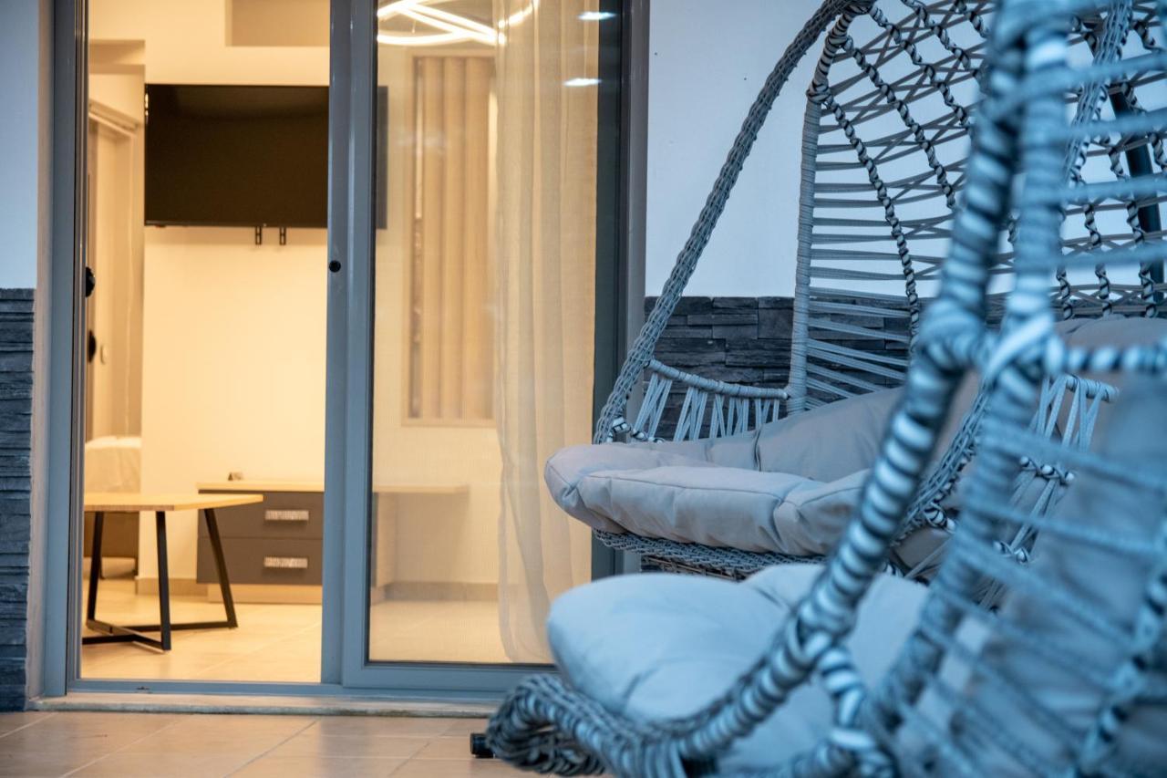 Sithoniars Luxury Ground Floor Apartment With Private Garden Неос-Мармарас Екстер'єр фото