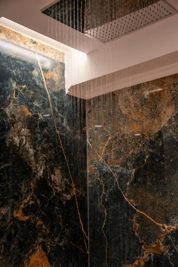 Sithoniars Luxury Ground Floor Apartment With Private Garden Неос-Мармарас Екстер'єр фото